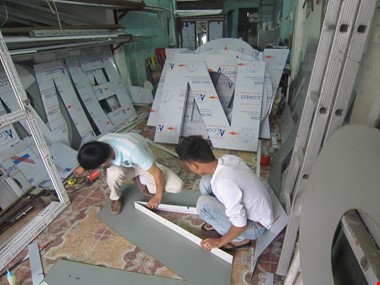 Bảng hiệu chữ nổi bằng Alumium